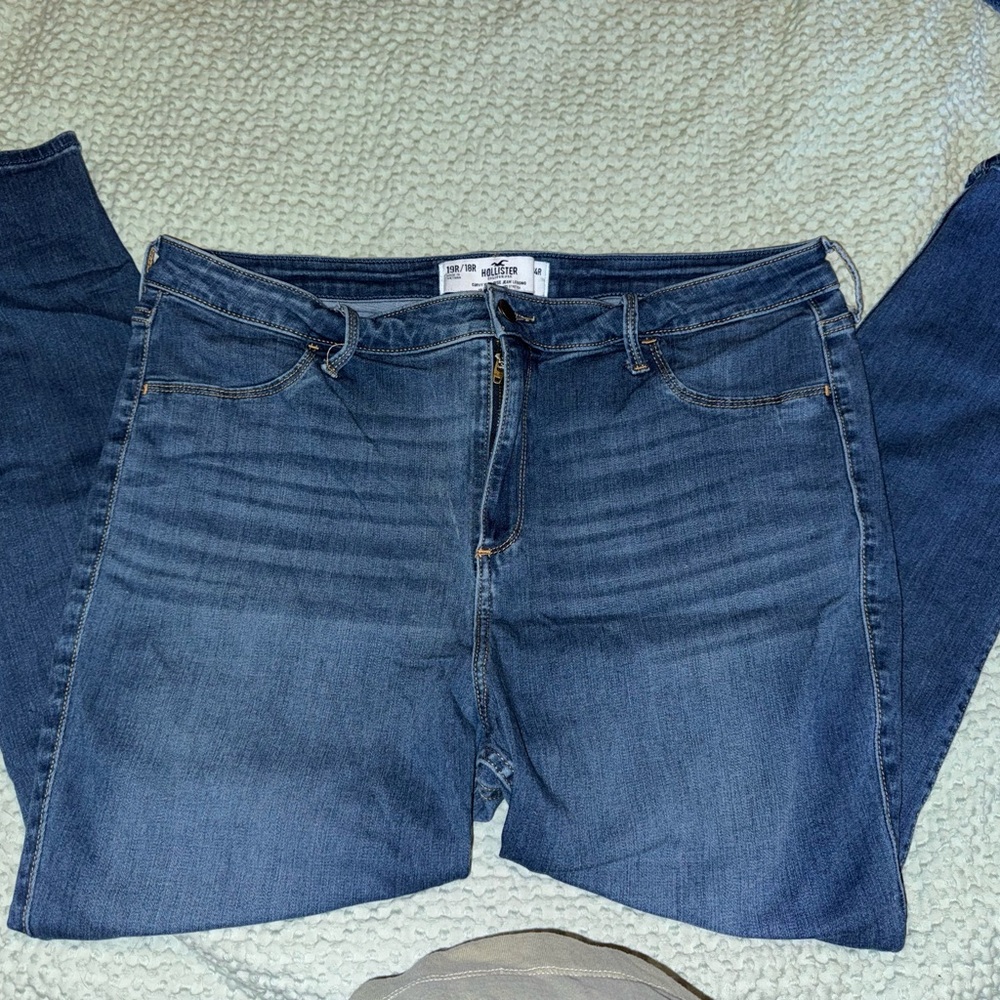 Hollister Curvy High-Rise Jean Leggings